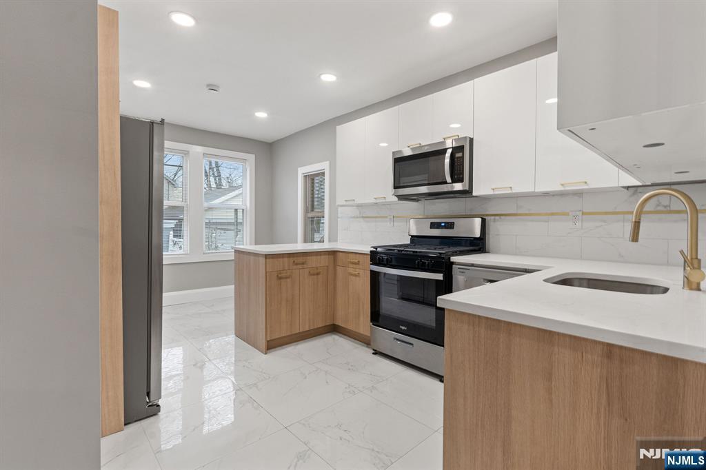 76 Mission Street Montclair, NJ 07042 - Photo 18 of 50