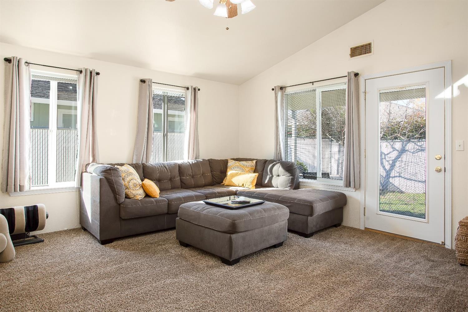 427 Montclair Way Eagle Point, OR 97524 - Photo 2 of 19 Additional Photo