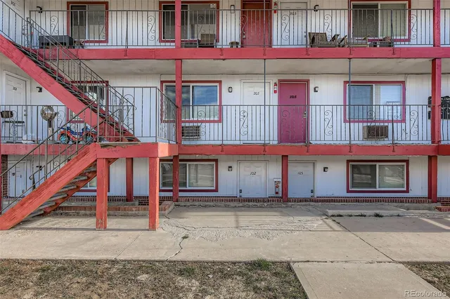 $1,095 | 1080 South Eliot Street, Unit 202, Denver, CO 80219