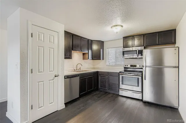 $1,095 | 1080 South Eliot Street, Unit 202, Denver, CO 80219
