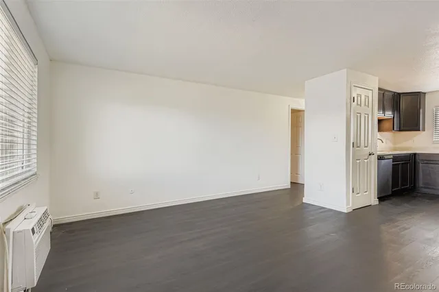 $1,095 | 1080 South Eliot Street, Unit 202, Denver, CO 80219