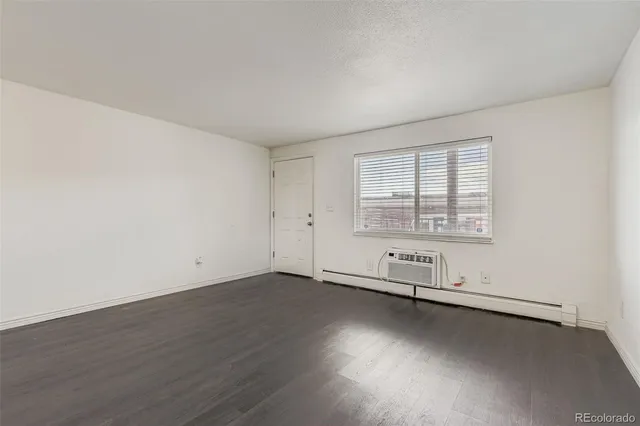 $1,095 | 1080 South Eliot Street, Unit 202, Denver, CO 80219
