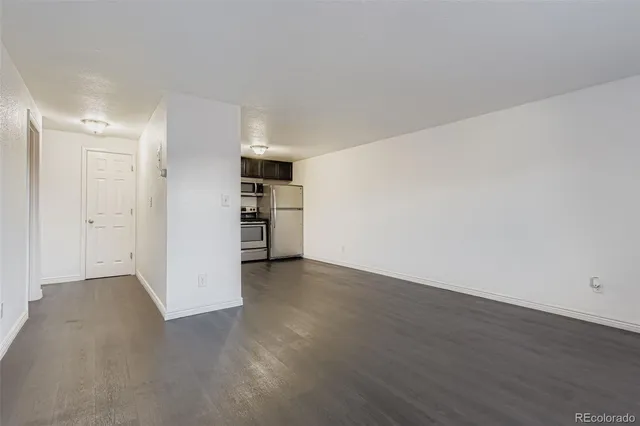 $1,095 | 1080 South Eliot Street, Unit 202, Denver, CO 80219