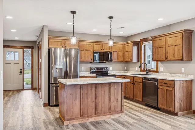 $419,900 | 2870 Coventry Circle, River Falls, WI 54022