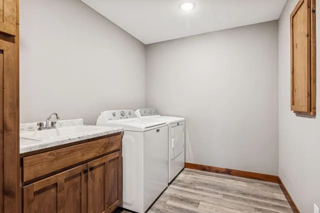 $419,900 | 2870 Coventry Circle, River Falls, WI 54022