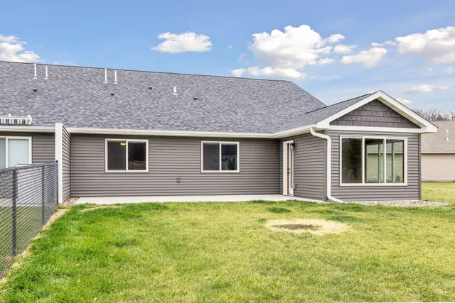 $419,900 | 2870 Coventry Circle, River Falls, WI 54022
