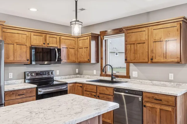 $419,900 | 2870 Coventry Circle, River Falls, WI 54022