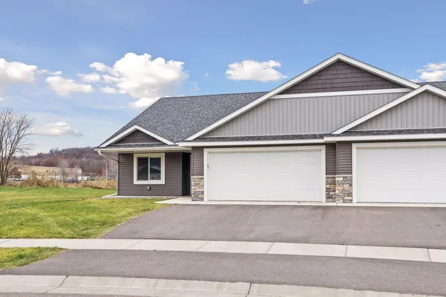 $419,900 | 2870 Coventry Circle, River Falls, WI 54022