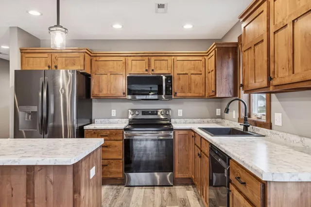 $419,900 | 2870 Coventry Circle, River Falls, WI 54022