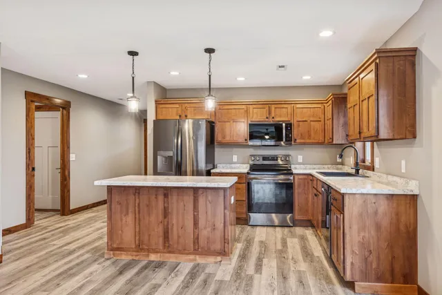 $419,900 | 2870 Coventry Circle, River Falls, WI 54022