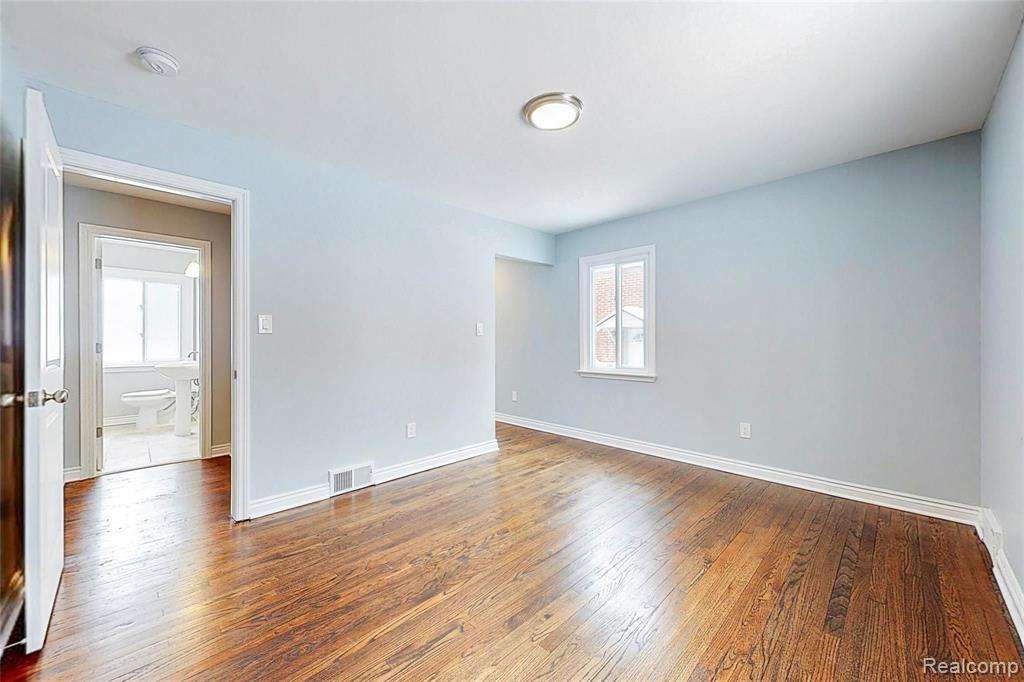 18244 Beverly Road Beverly Hills, MI 48025 - Photo 20 of 30