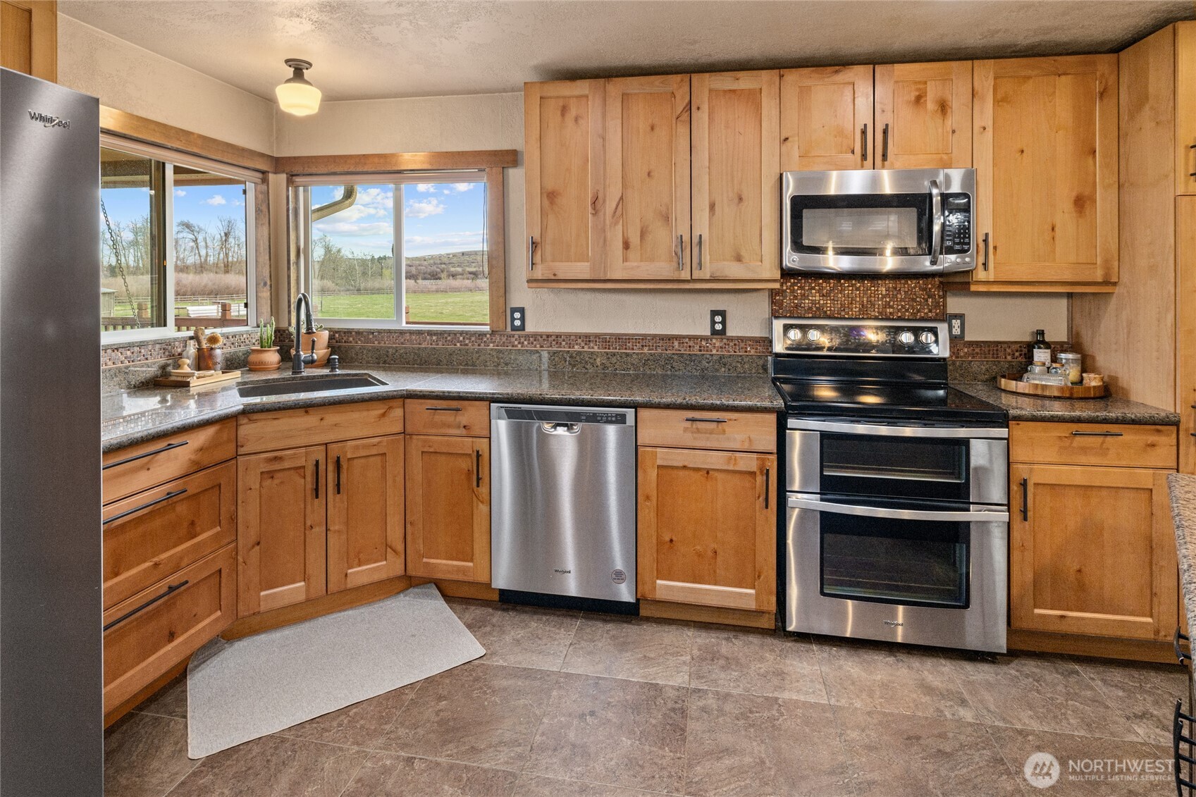 3661 East Taneum Road Thorp, WA 98946 - Photo 5 of 39