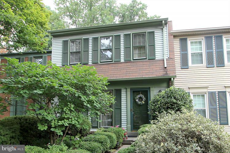 2182 Greenkeepers Court Reston, VA 20191 - Photo 1 of 29 Exterior (Front)