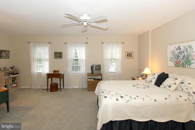 2182 Greenkeepers Court Reston, VA 20191 - Photo 16 of 29 Bedroom (Master)
