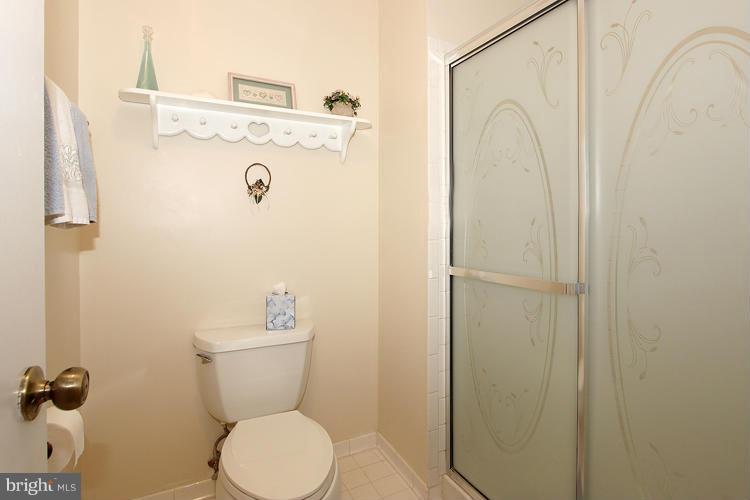 2182 Greenkeepers Court Reston, VA 20191 - Photo 19 of 29 Bath (Master)