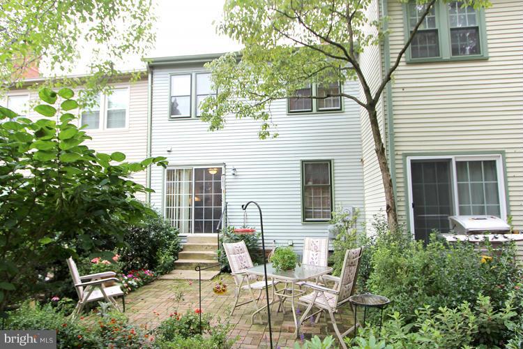 2182 Greenkeepers Court Reston, VA 20191 - Photo 29 of 29 Exterior (Rear)