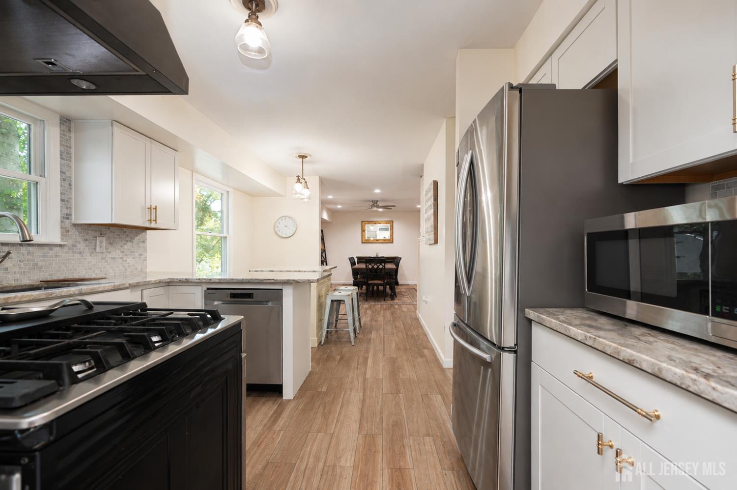 101 Fawn Drive Matawan, NJ 07747 - Photo 13 of 51