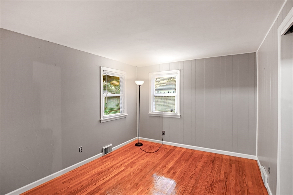 161 Fernbank Road Springfield, MA 01129 - Photo 11 of 23
