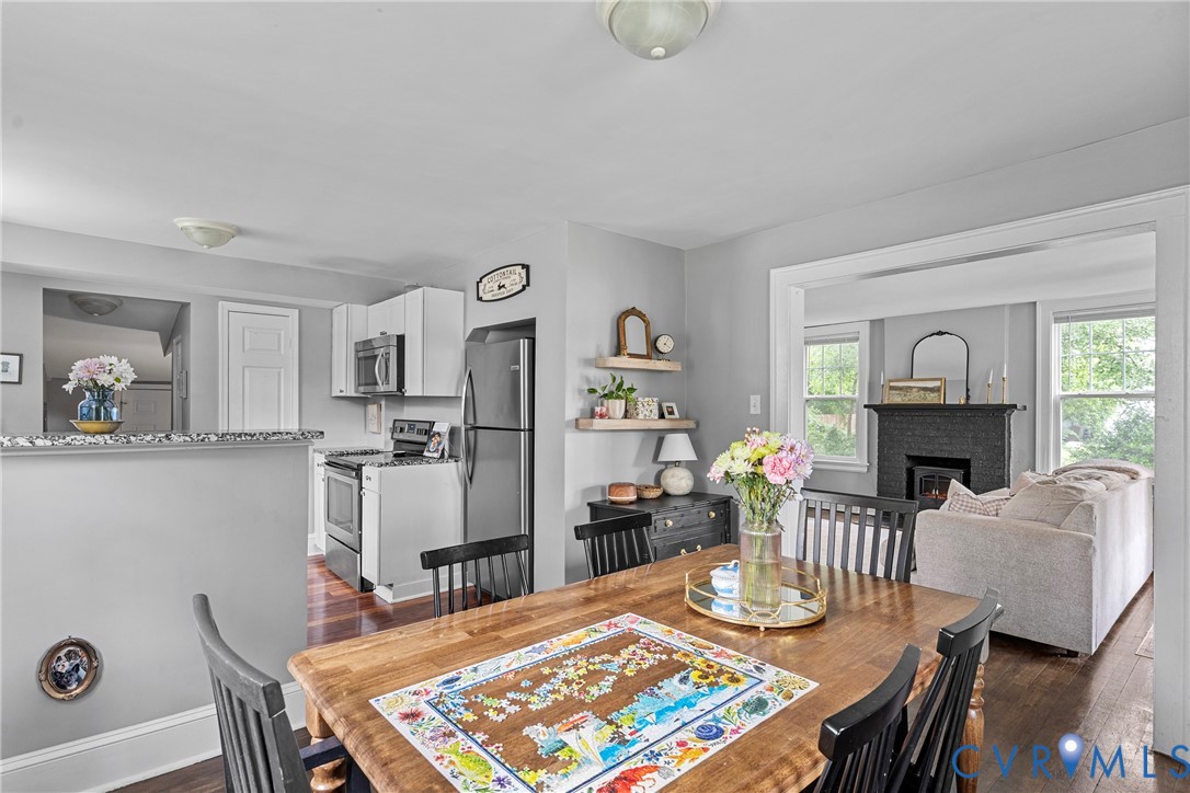 104 West Union Street Sandston, VA 23150 - Photo 11 of 33 a living room with furniture and a table