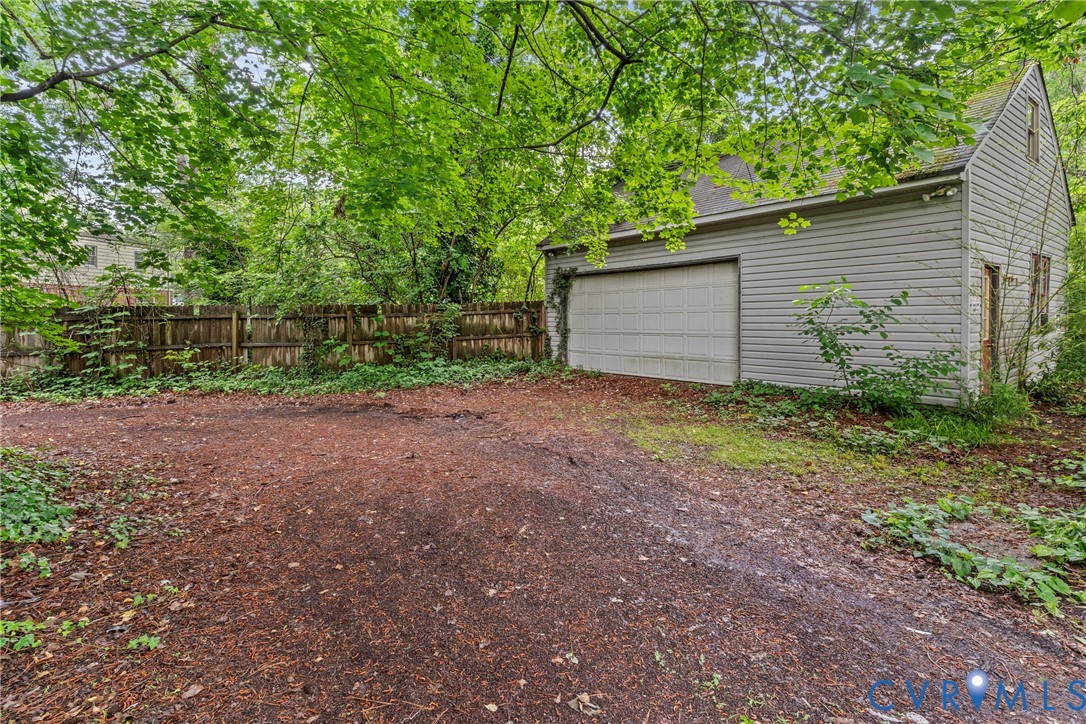 104 West Union Street Sandston, VA 23150 - Photo 28 of 33 a view of backyard and tree