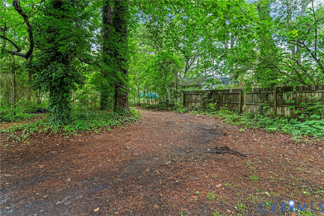 104 West Union Street Sandston, VA 23150 - Photo 33 of 33 a view of a backyard with plants