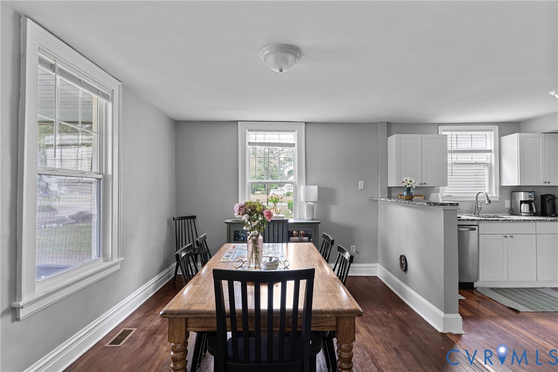 104 West Union Street Sandston, VA 23150 - Photo 10 of 33 a dining room with furniture and window