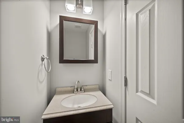 $1,700 | 420 North Collington Avenue, Baltimore, MD 21231