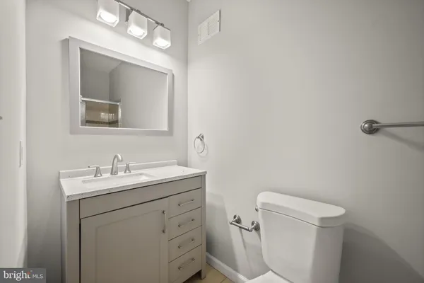 $1,700 | 420 North Collington Avenue, Baltimore, MD 21231