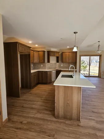 $389,900 | 915 Sutherland Avenue, Janesville, WI 53545