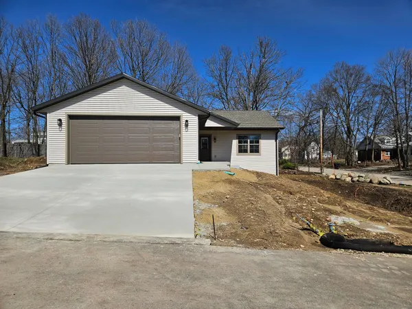 $389,900 | 915 Sutherland Avenue, Janesville, WI 53545