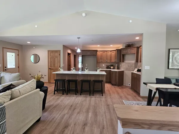 $389,900 | 915 Sutherland Avenue, Janesville, WI 53545