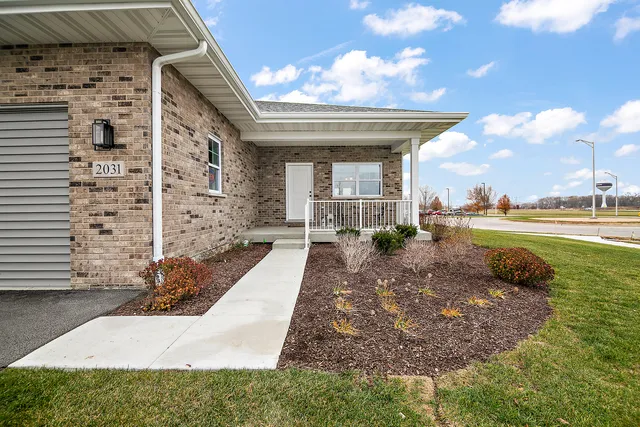 $359,999 | 815 Heritage Woods Drive, Minooka, IL 60447