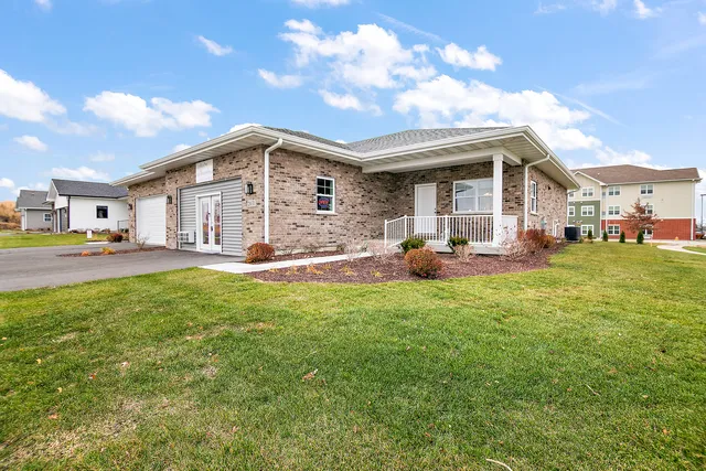 $359,999 | 815 Heritage Woods Drive, Minooka, IL 60447