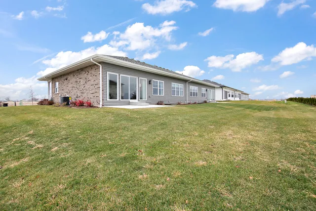 $359,999 | 815 Heritage Woods Drive, Minooka, IL 60447