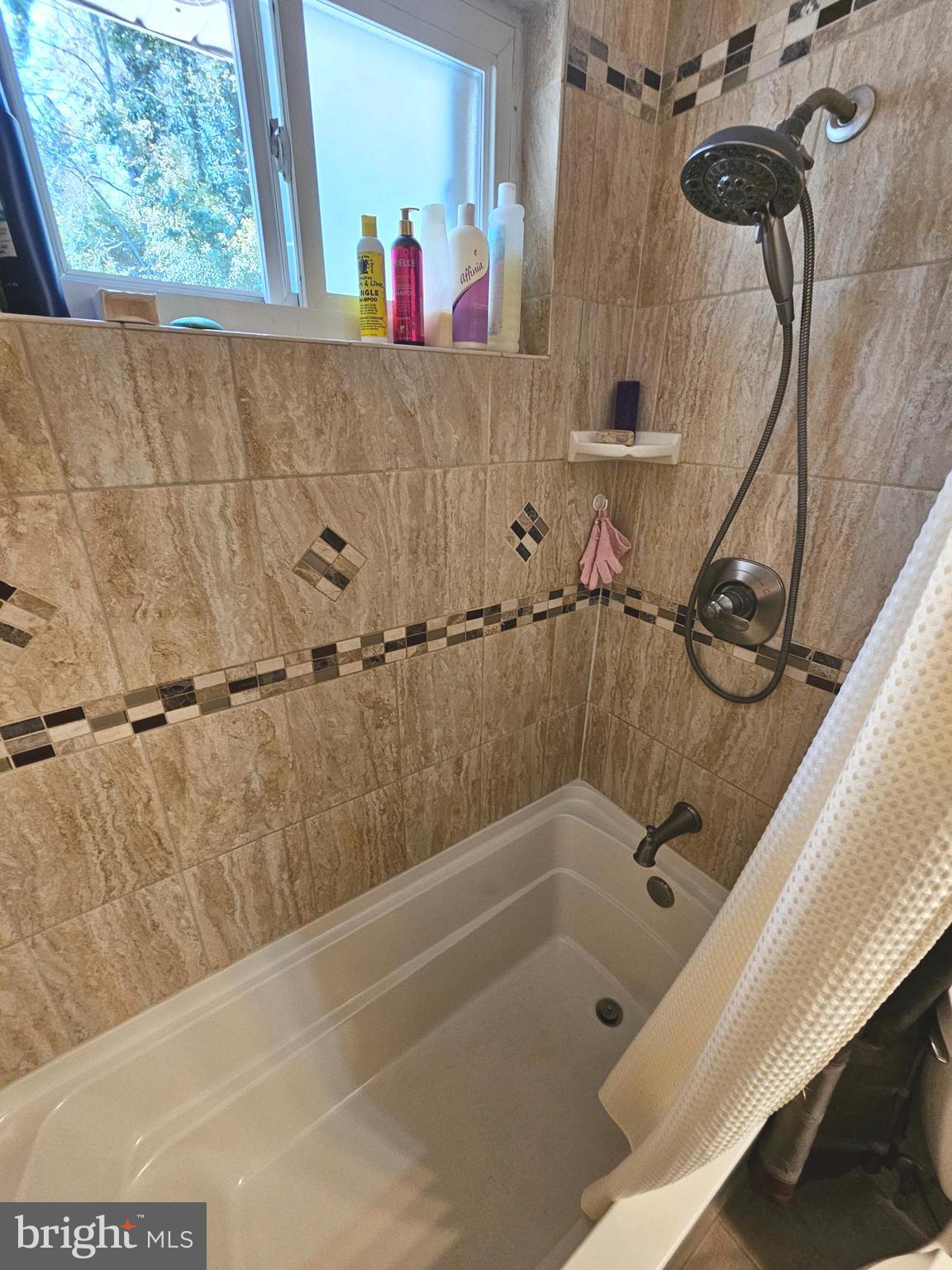 6405 Woodland Road Suitland, MD 20746 - Photo 12 of 23