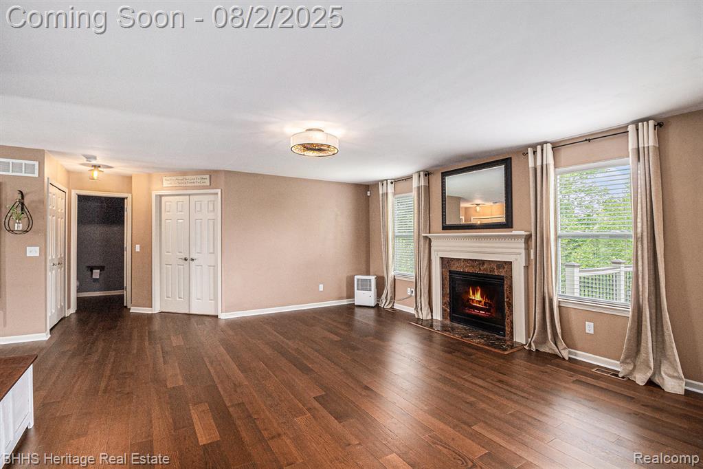 1246 Secretariat Way Howell, MI 48843 - Photo 11 of 37 Gallery Image 11