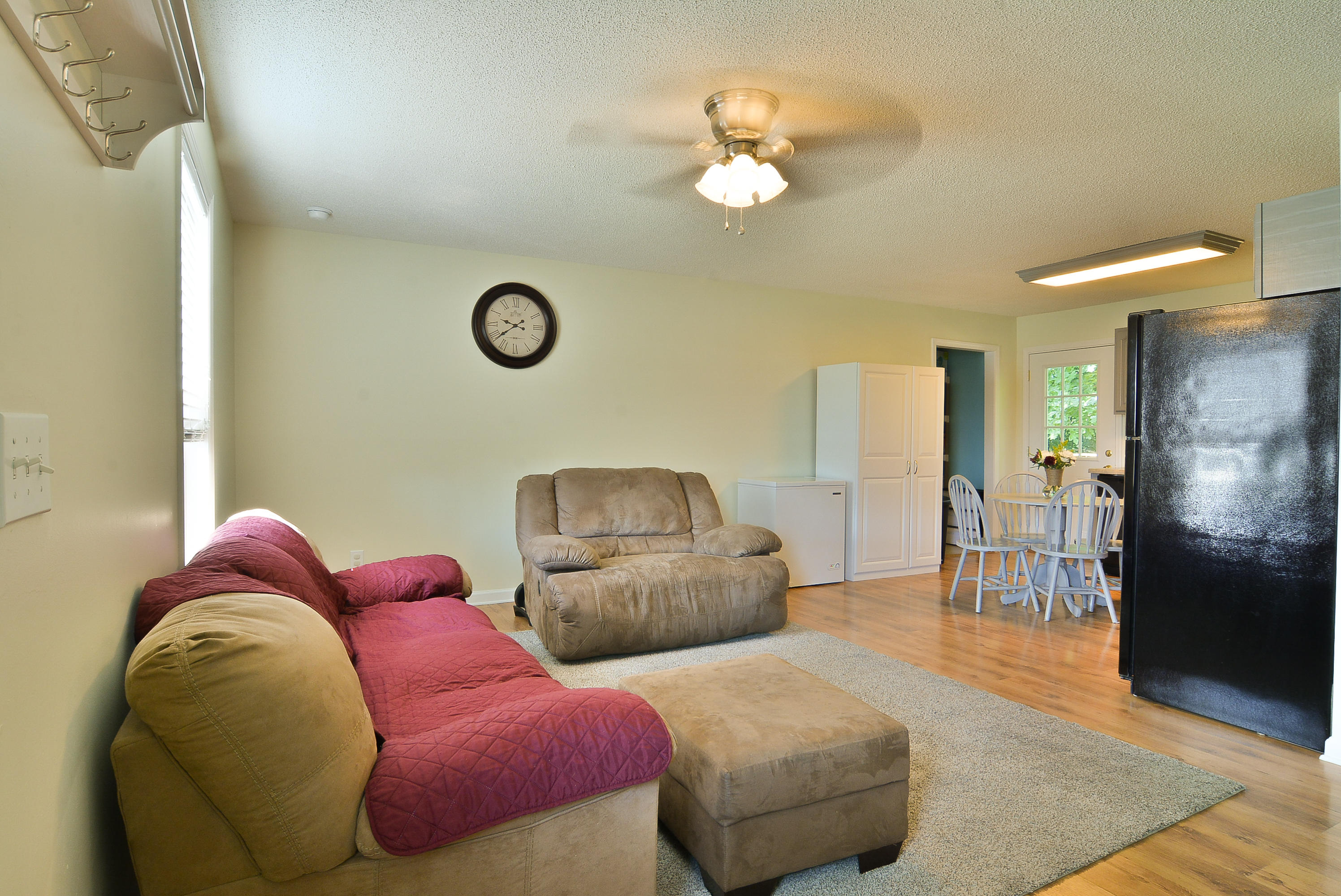 445 Berry Ridge Road Jonesborough, TN 37659 - Photo 8 of 34 Living Area