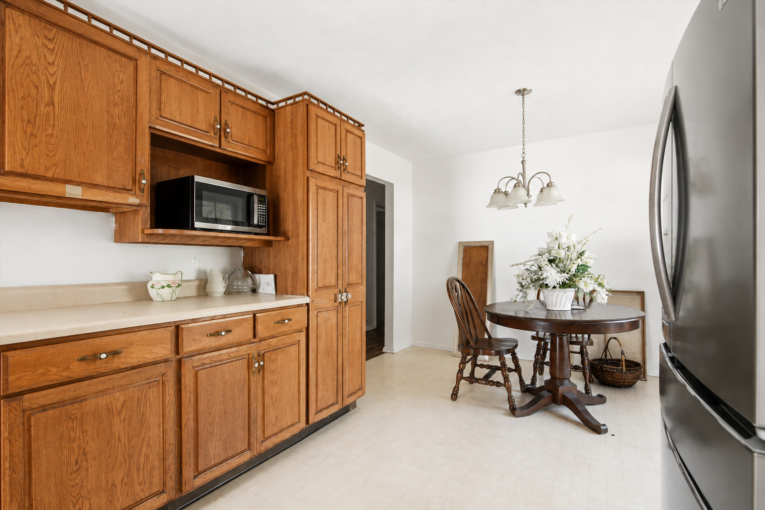 1225 Rutledge Road Bloomington, IL 61704 - Photo 8 of 16 Gallery Image 8