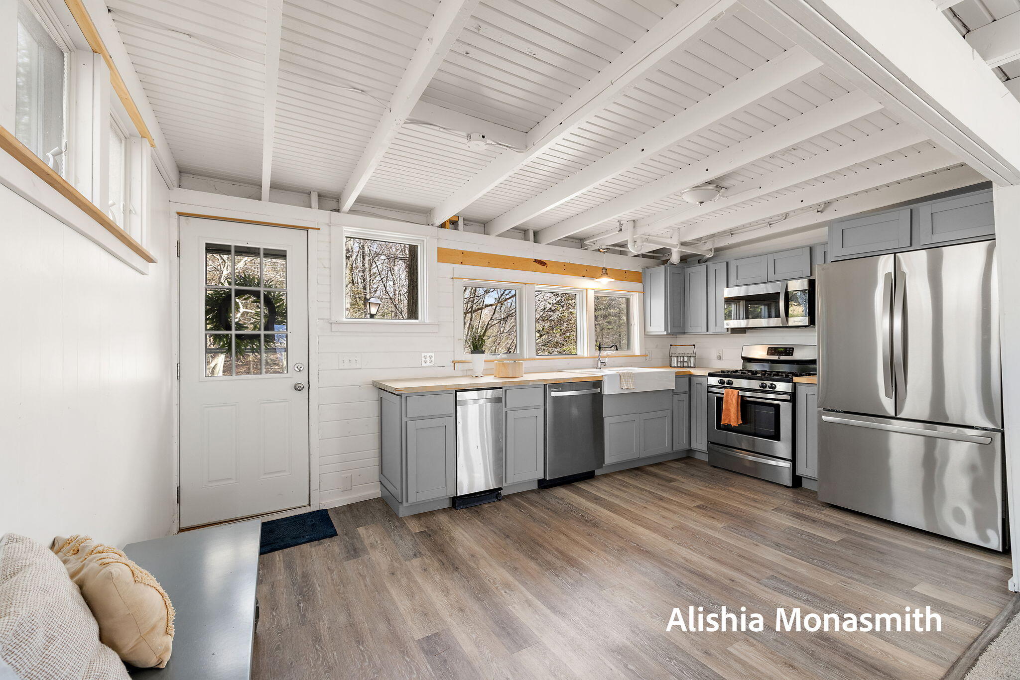 15058 Stickney Ridge Road Grand Haven, MI 49417 - Photo 4 of 61 39-web-or-mls-2R9A3165