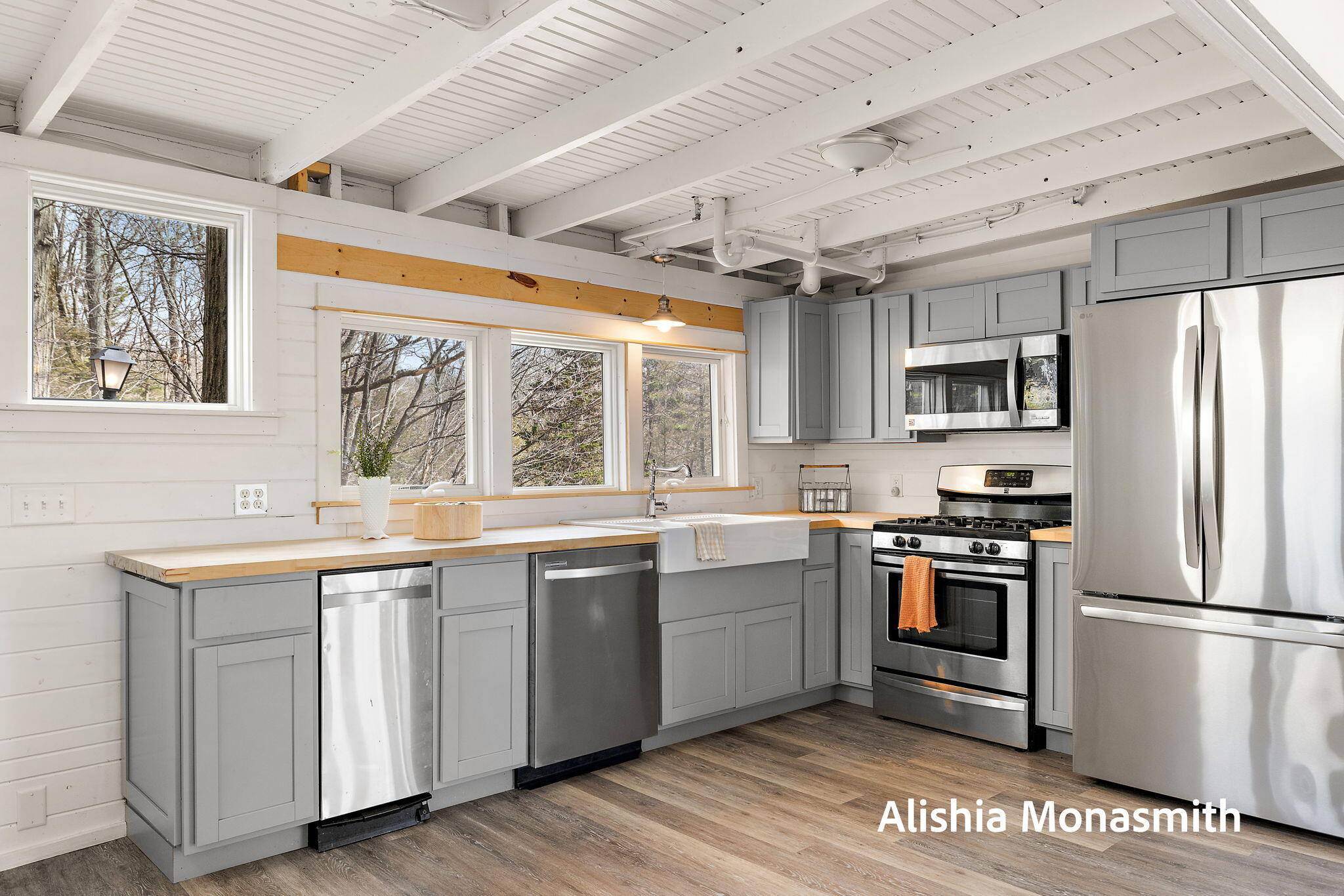 15058 Stickney Ridge Road Grand Haven, MI 49417 - Photo 6 of 61 40-web-or-mls-2R9A3170