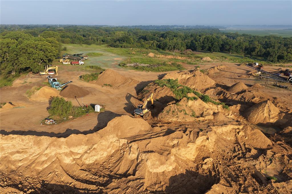830 10 Mile Road Ferris, TX 75125 - Photo 5 of 11 a view of an ocean