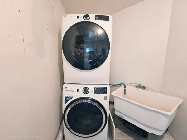 $215,000 | 5346 Clippert Street, Dearborn Heights, MI 48125