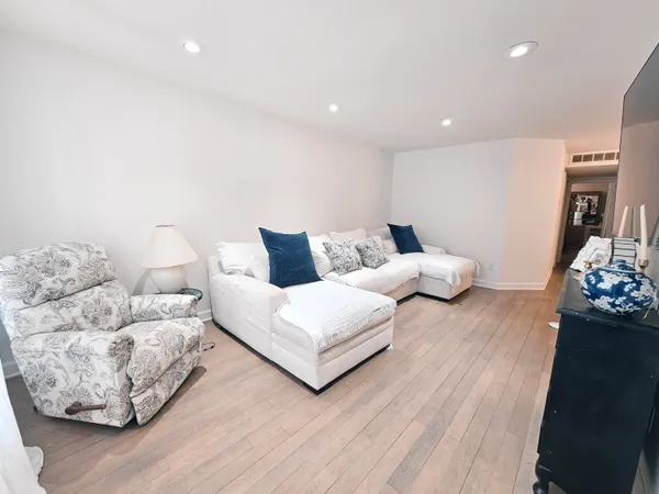 $215,000 | 5346 Clippert Street, Dearborn Heights, MI 48125