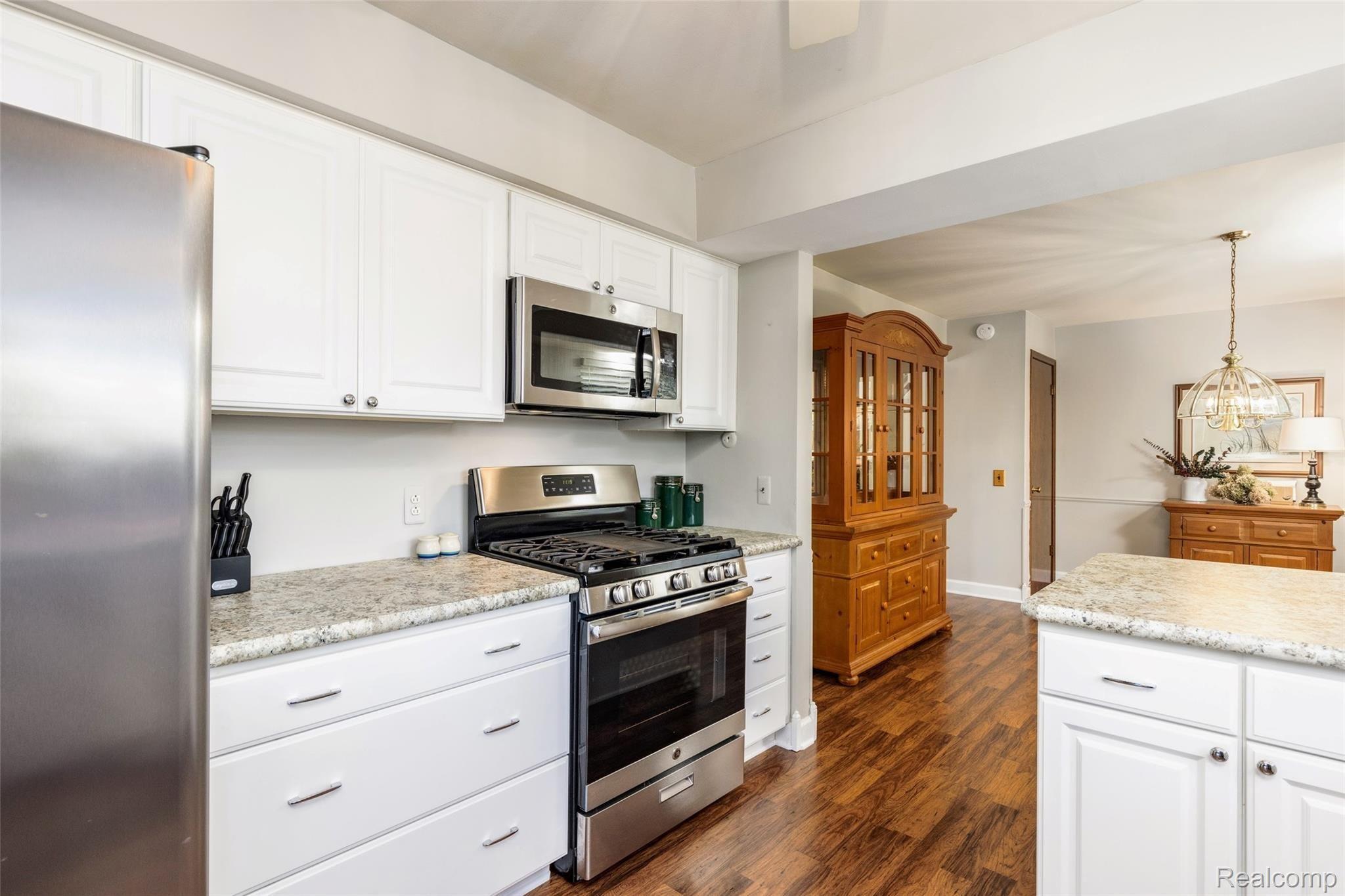 1007 Vernier Road Grosse Pointe, MI 48236 - Photo 13 of 50 1007 Vernier Rd-10.jpg