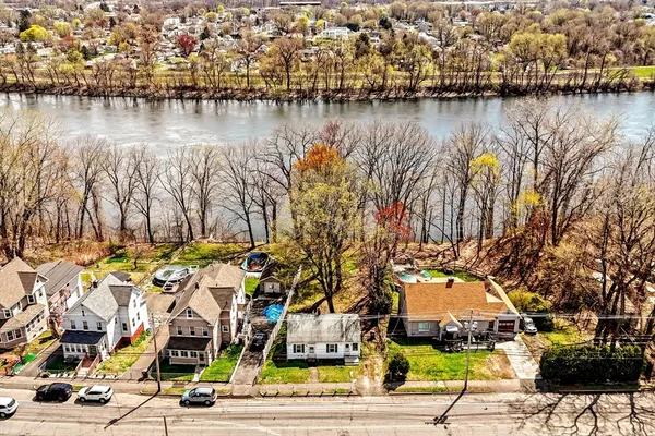 $150,000 | 964 Main Street, Holyoke, MA 01040