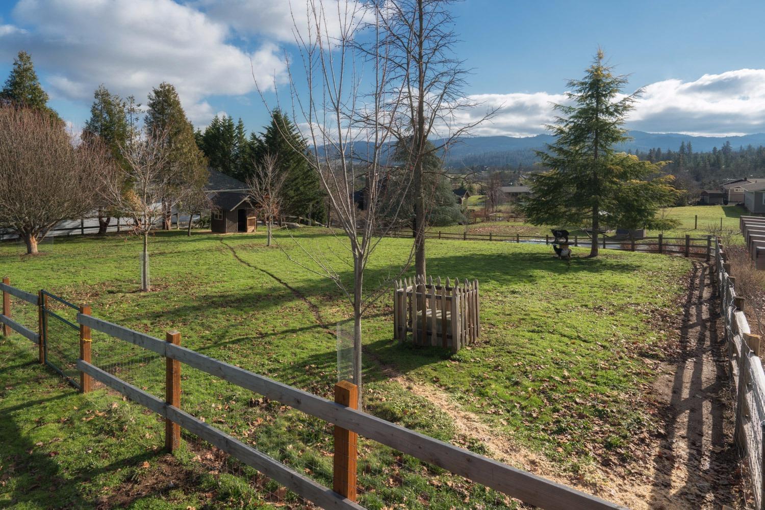 3910 Jonathan Way Central Point, OR 97502 - Photo 18 of 25 Additional Photo