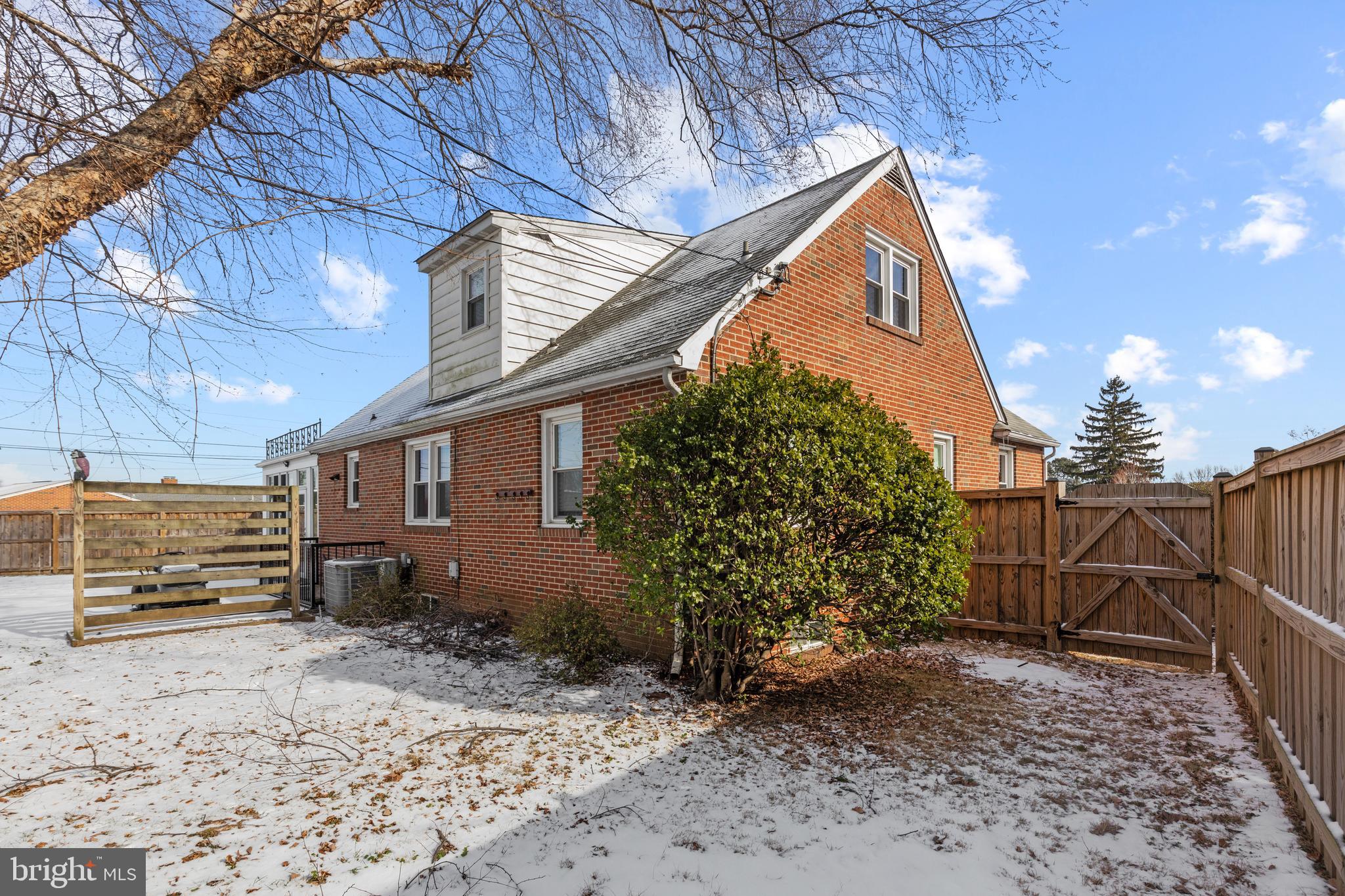 696 North Midfield Road Linthicum Heights, MD 21090 - Photo 30 of 40