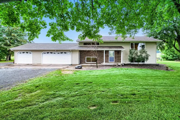 $549,900 | 26463 Olinda Trail, Lindstrom, MN 55045