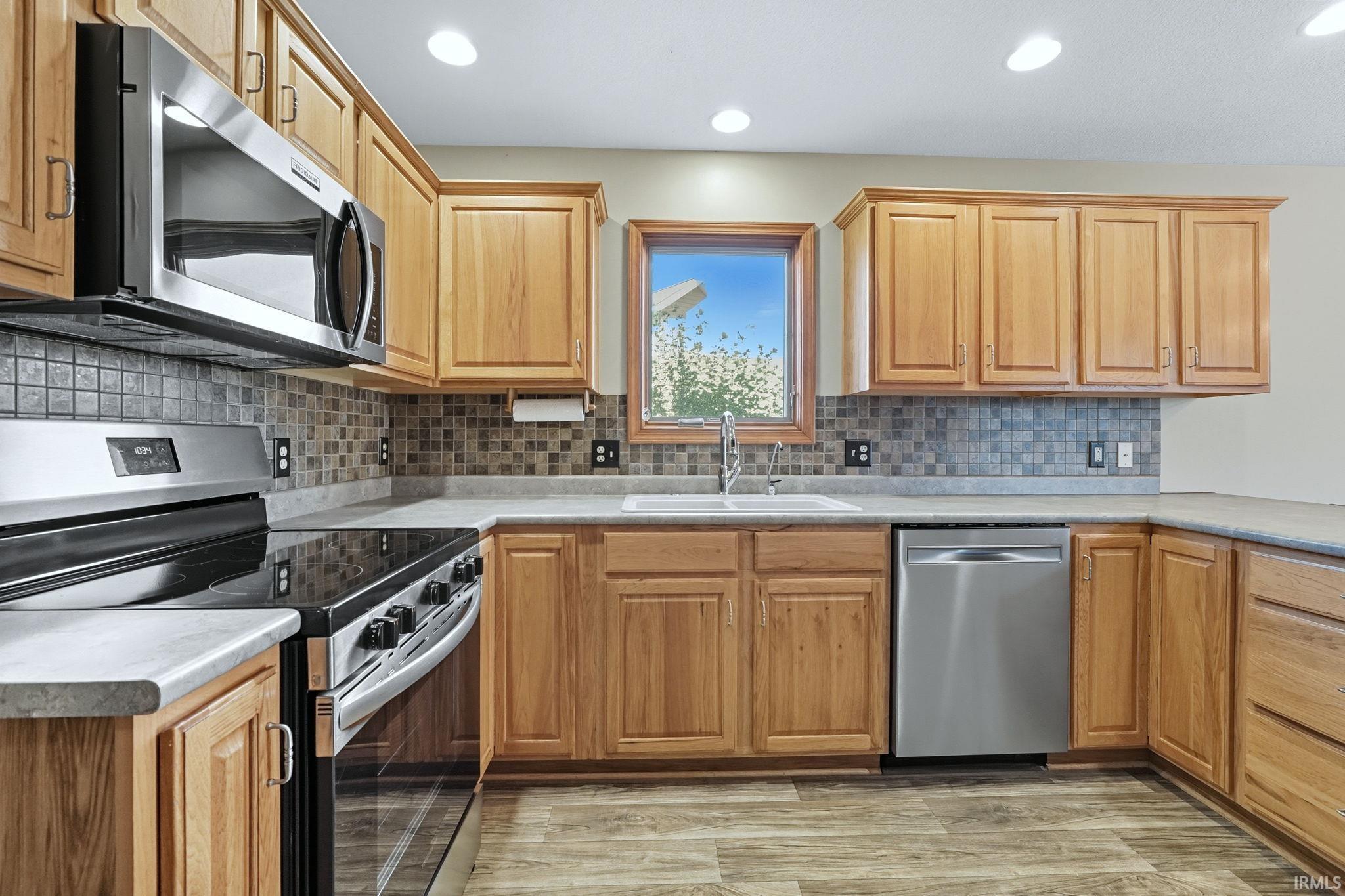 2017 Falcon Ridge Court Fort Wayne, IN 46845 - Photo 8 of 35