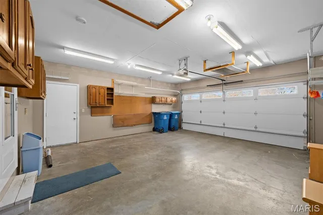 $329,900 | 160 Coventry Way, Highland, IL 62249